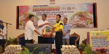 Penyampaian di Majlis Perasmian Roadshow Pakej Projek Agropreneur Muda Zon Selatan 2015.